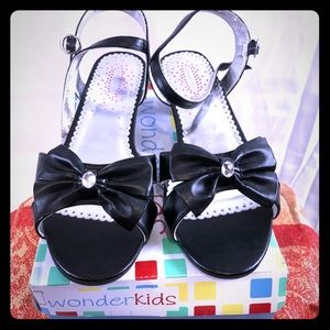 Wonderkids girls dress shoes with glitter heel
